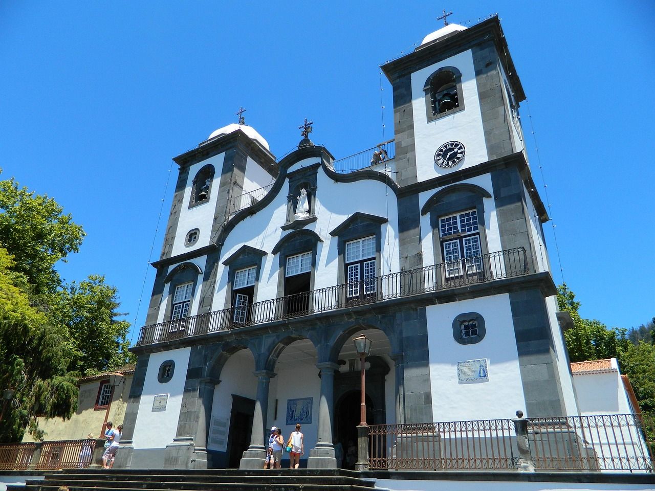 Religious Tourism in Madeira: A Path of Faith and Heritage