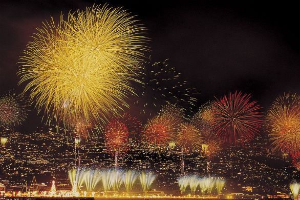 Célébrez le Nouvel An à Madère avec la Liberté d'une Moto.