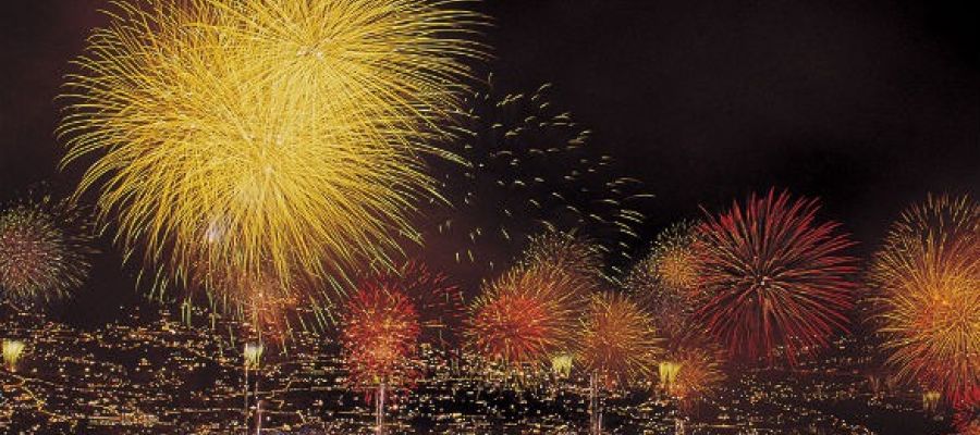 Célébrez le Nouvel An à Madère avec la Liberté d'une Moto.